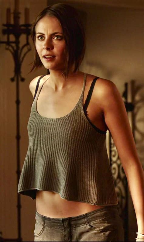 Actress Willa Holland appears to have just released the new set of nude photos below and sex tape video above online. When combining these new nude pics with Willa’s previous set (seen below), we can clearly see that the cause of her salaciously slutty behavior is an overactive sin slit… For you better
